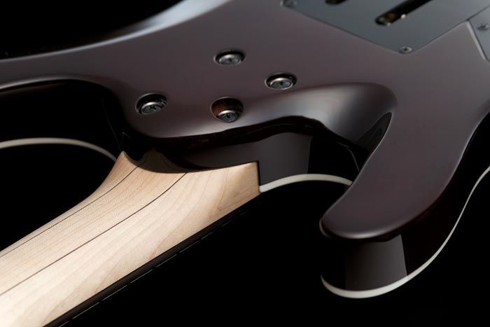 Deep and beveled lower horn scoop