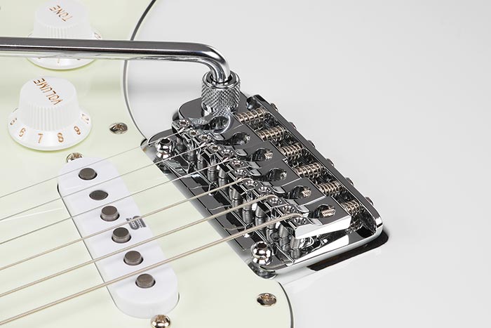 Gotoh&reg; T1702B tremolo