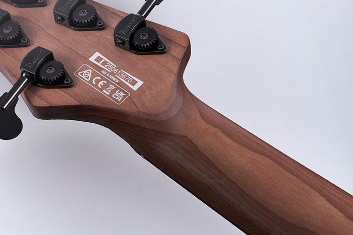 Roasted Maple neck with Graphite reinforcement rods