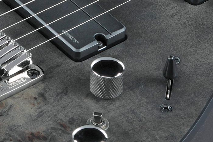 Fishman® Fluence™ 音量控制旋钮上的Voicing开关(按/拉)
