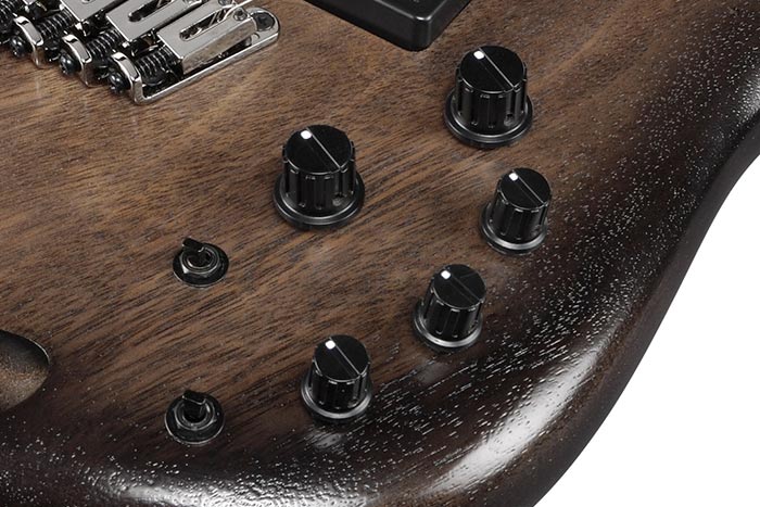 Ibanez Custom Electronics三段均衡带旁通开关(高频旋钮带被动音色调节)& 中频切换开关