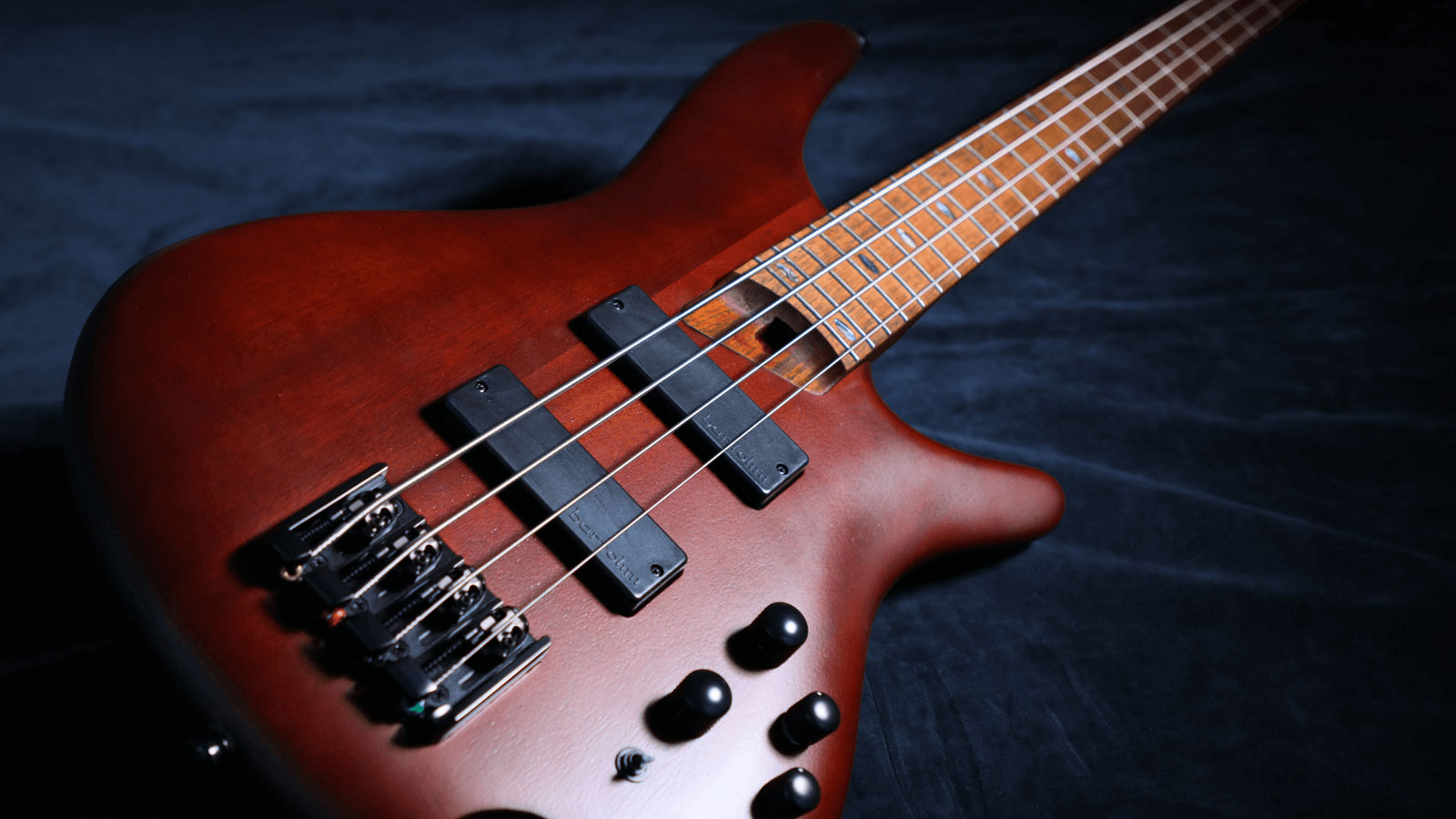 ELECTRIC BASSES