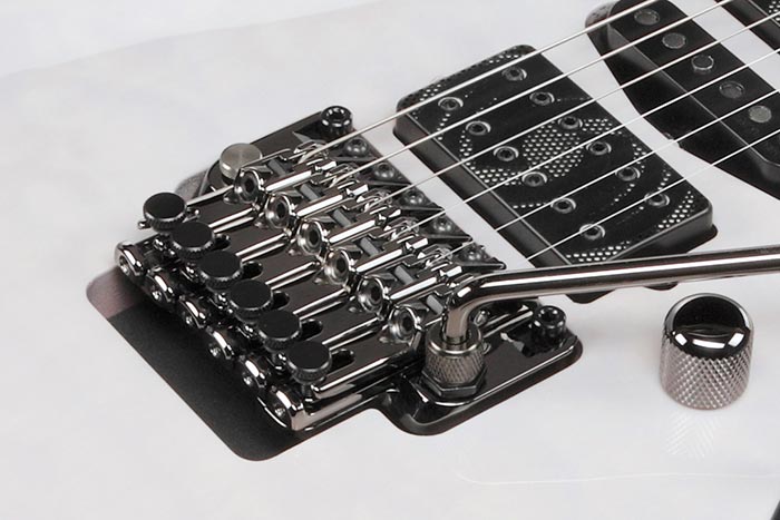 Edge-Zero tremolo with Zero Point System