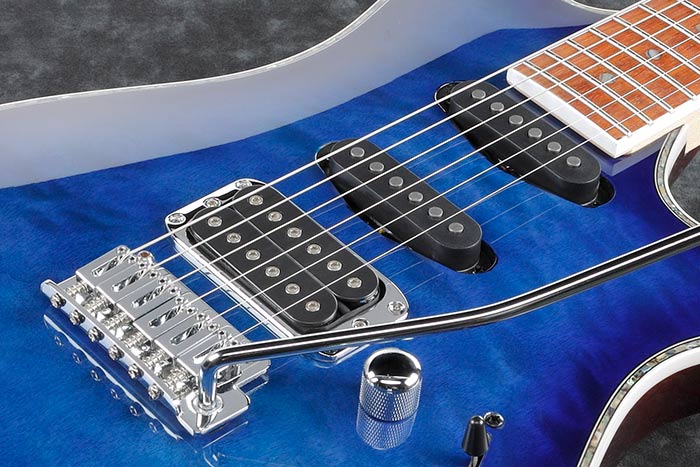 Resolution single-coil pickups & Quantum humbucker pickup