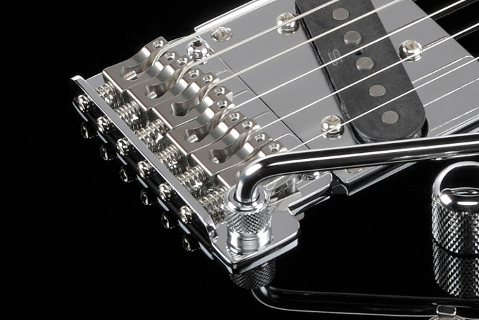 Gotoh&reg; T1802 tremolo bridge