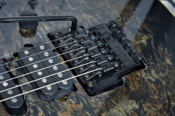 Lo-Pro Edge tremolo bridge