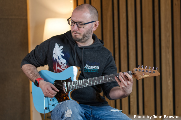 美品、Ibanez AZシリーズ/トム・クァイル モデル Tom Quayle（トム・クァイル）シグネチャー・モデル “TQMS1