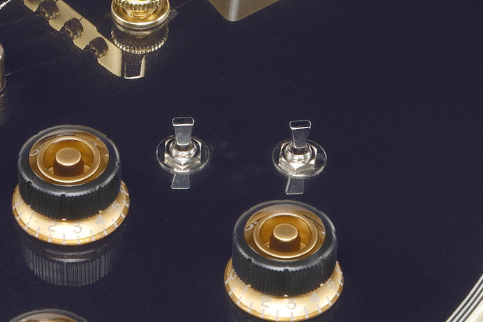 2 Tri-sound switches