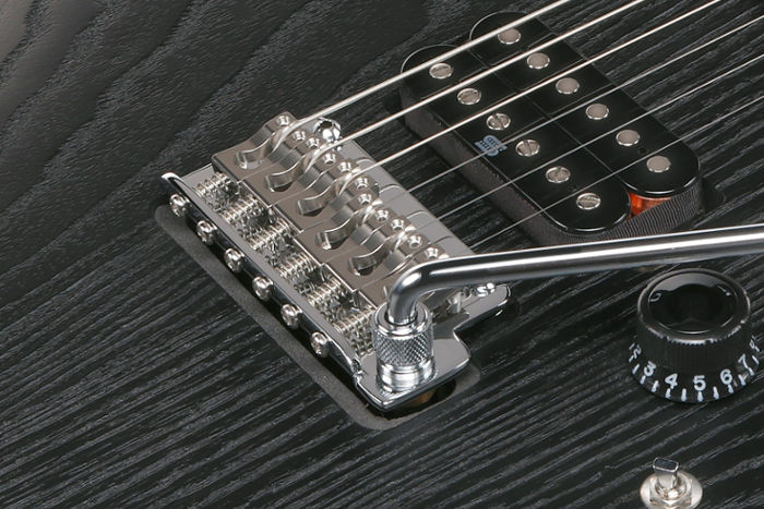 Gotoh&reg; T1802 tremolo bridge