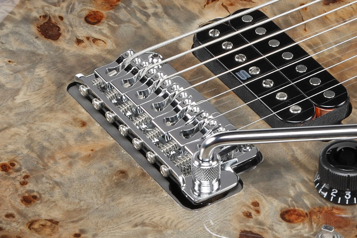 Gotoh&reg; T1502 tremolo bridge