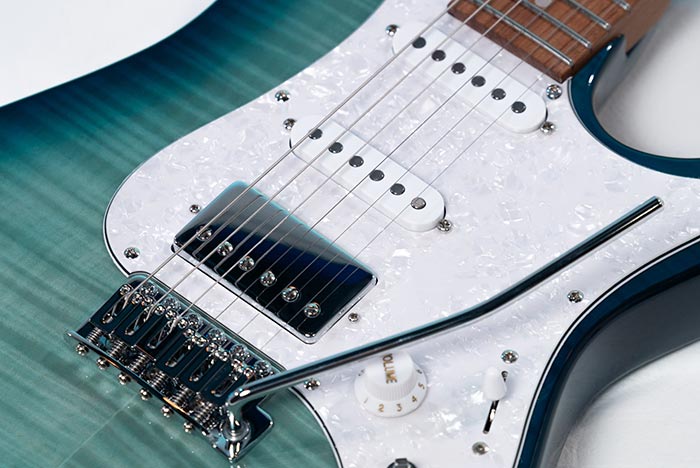 Ibanez Classic Custom pickups