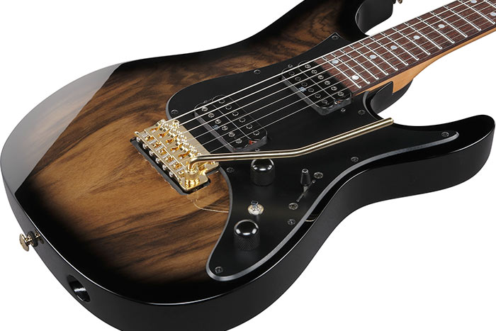 English Walnut top / American Basswood body